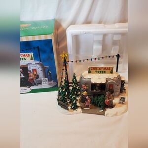 Village Tree Lot Vtg 2007 Lemax Christmas Trees House Display 73644M